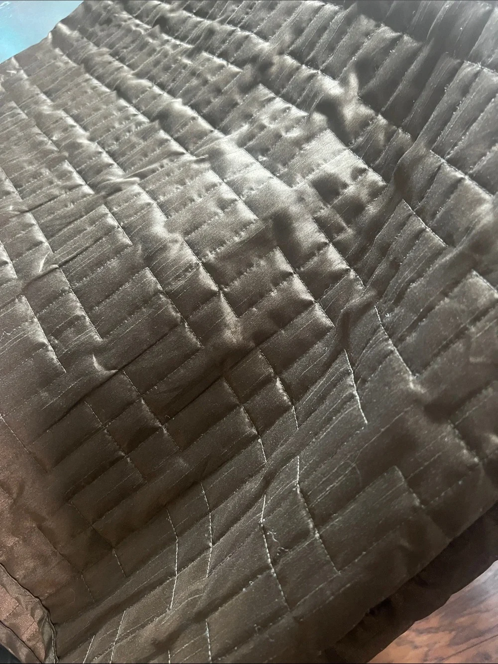 Park Avenue luxury collection Quilted beown Bedspread. Queen .